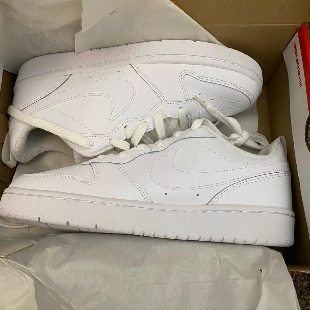 Nike Court Borough Low 2 White Youth Size 6.5